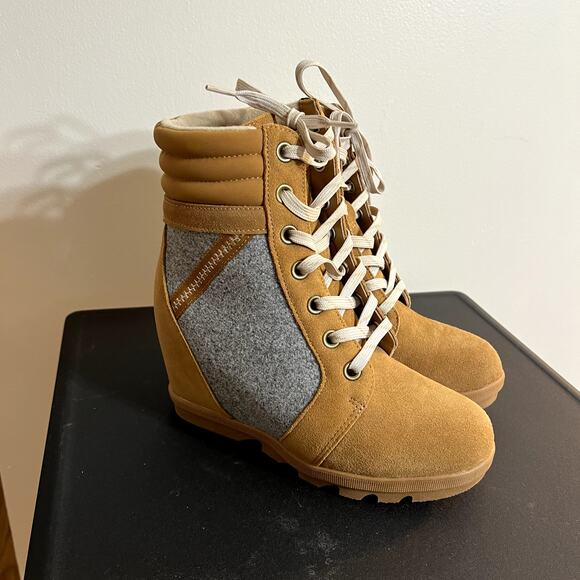 NWT Wedge Boots - Picture 1 of 7